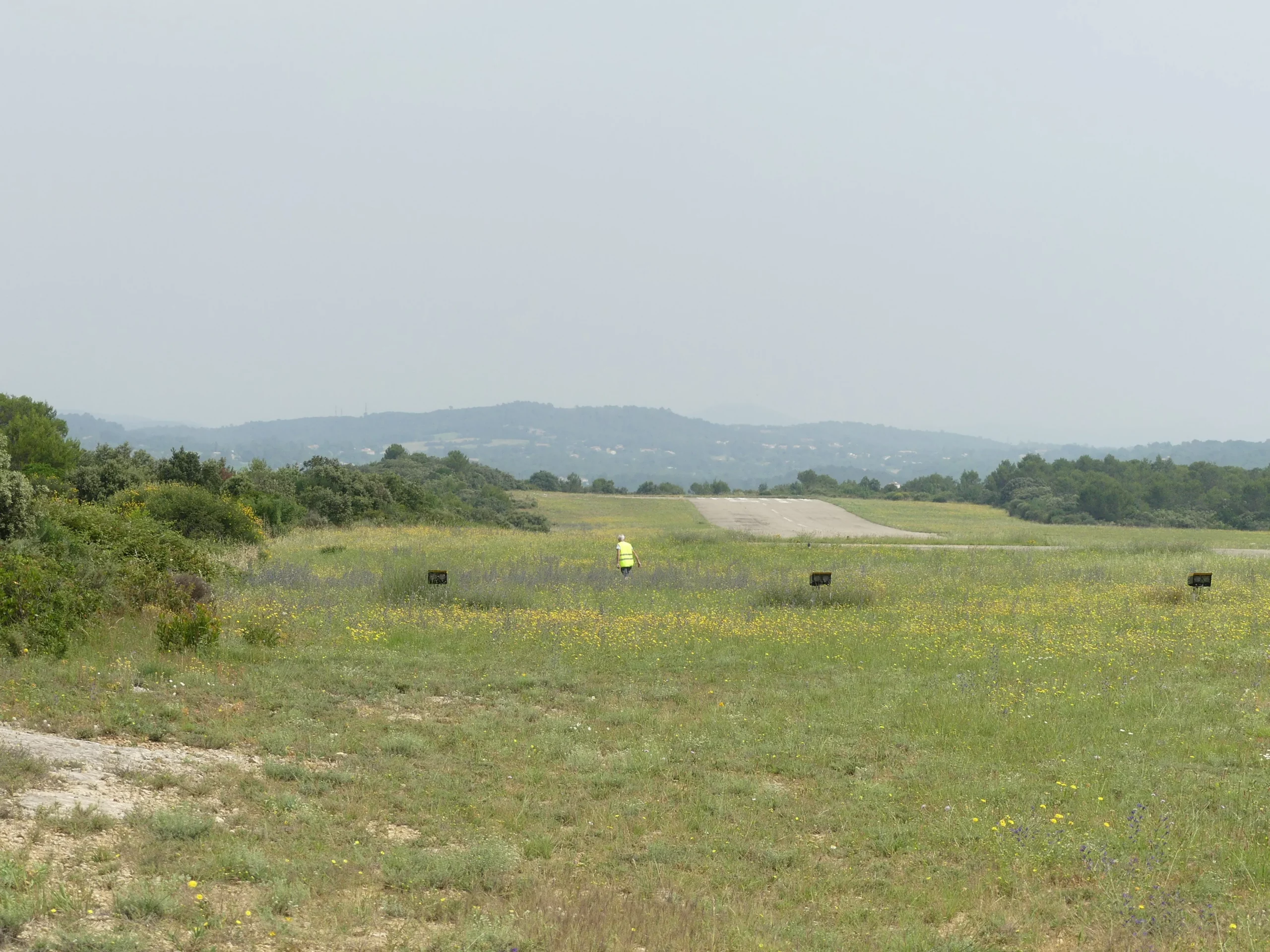 Piste et champ de l'Aérodrome d’Alès-Cévennes