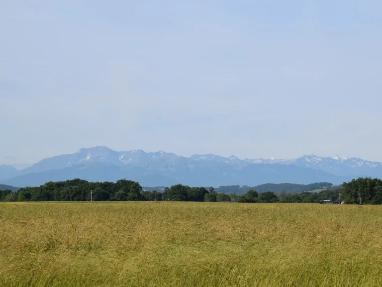 Vue sur les montagnes depuis Aérodrome de Castelnau-Magnoac