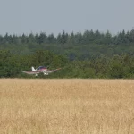 Petit avion décollant à l'Aérodrome de Joigny