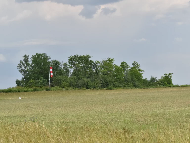 Champ de l'Aérodrome de Pérouges Meximieux