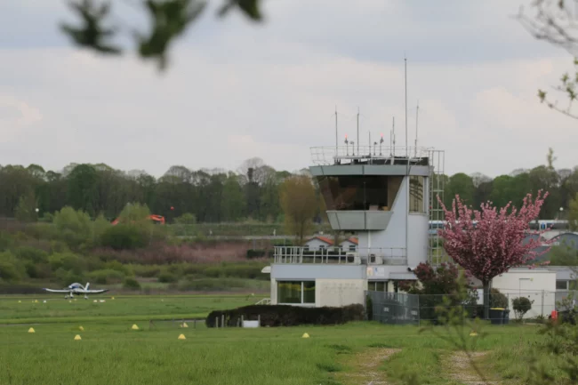 Tour de contrôle de l'Aérodrome de Saint-Cyr-l'École